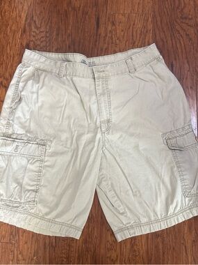 Izod Men's Saltwater Strech Cargo Shorts Khaki Size 36